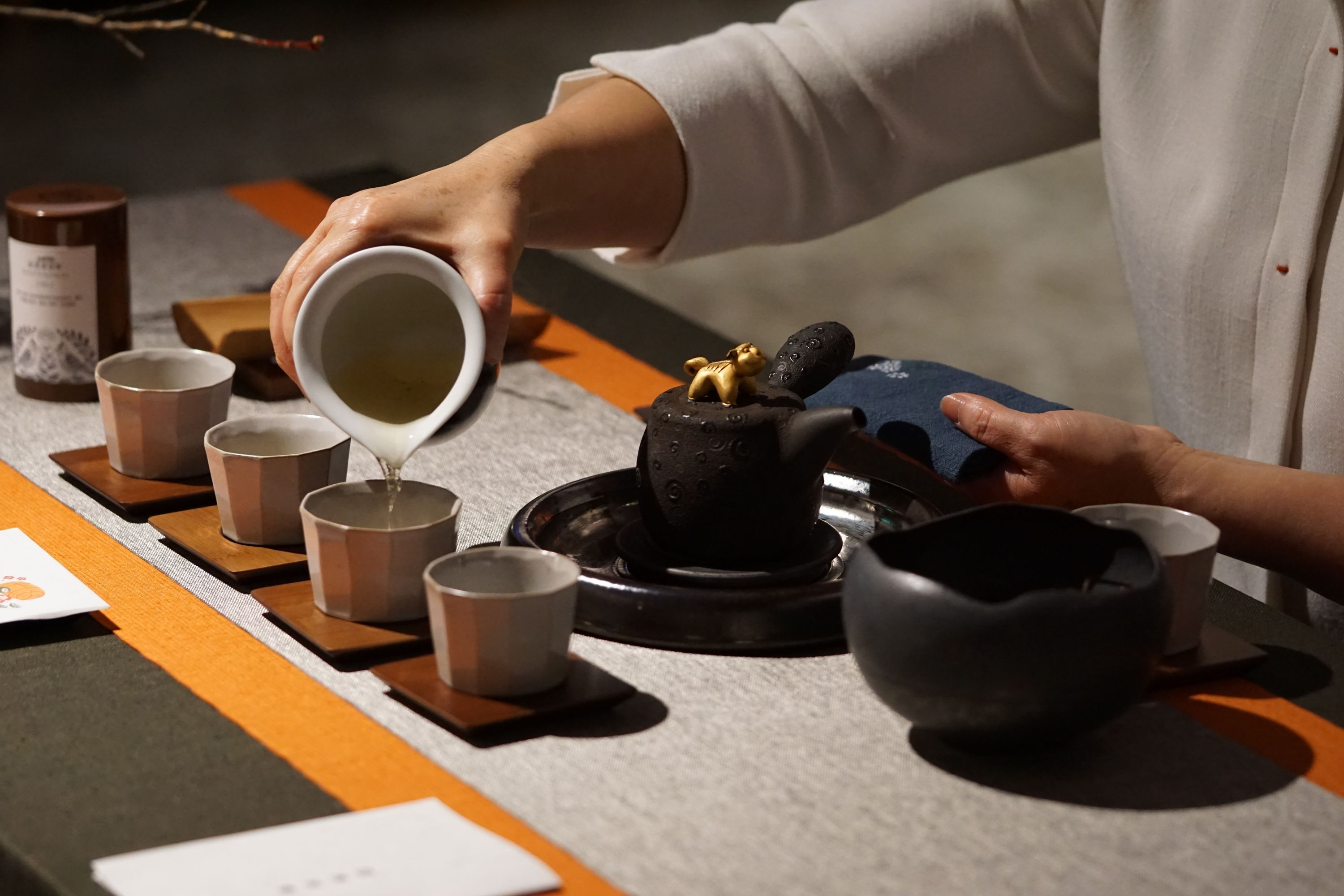 为什么很多人每天把茶当水喝？长期喝茶到底养生，还是伤身？真相和你想的不一样