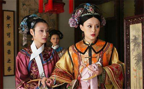 《甄嬛传》里一声“小主”，背后到底有多少等级？看懂清朝后宫品级，才知道安陵容为什么那么在意晋封